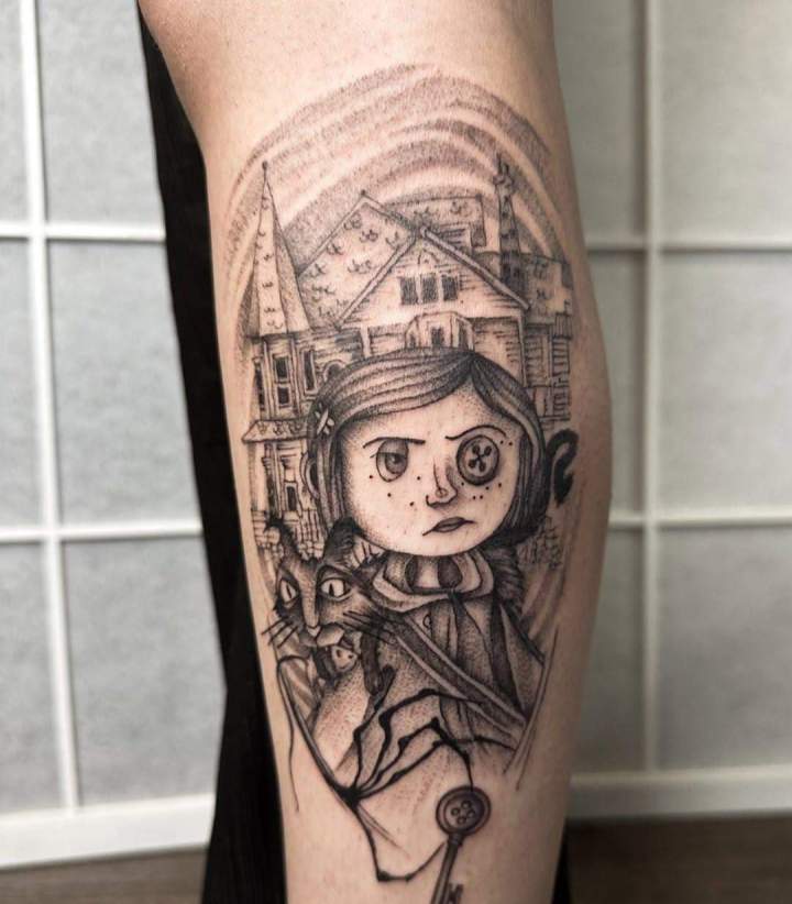 Tatouage lignes fines Roquevaire