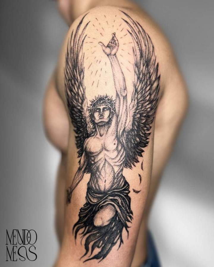 Tatouage noir et gris Roquevaire
