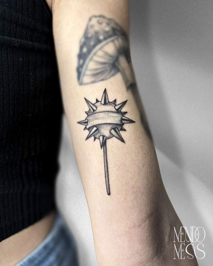 Tatouage noir et gris Roquevaire